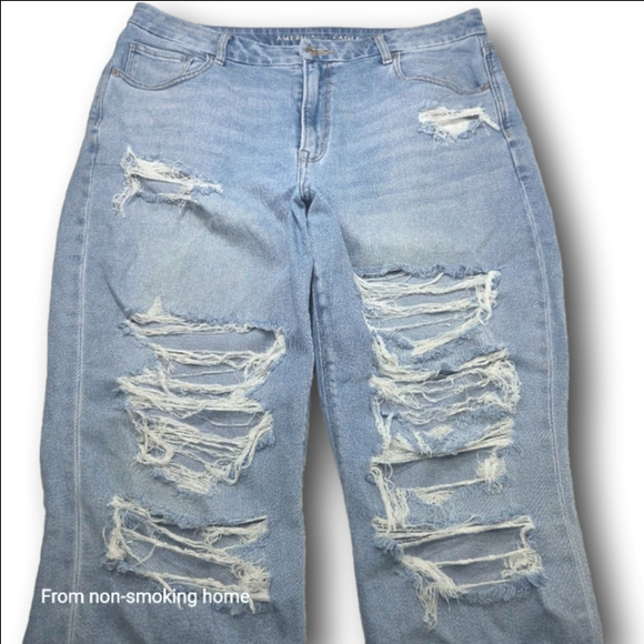 American Eagle Outfitters Denim - Women's American Eagle Light Blue Distressed Curvy Mom Jeans Size 18